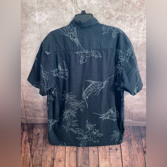 Reel Legends Men’s Hawaiian shirt w/sailfish-size medium-nice shell buttons-EUC - Picture 4 of 6